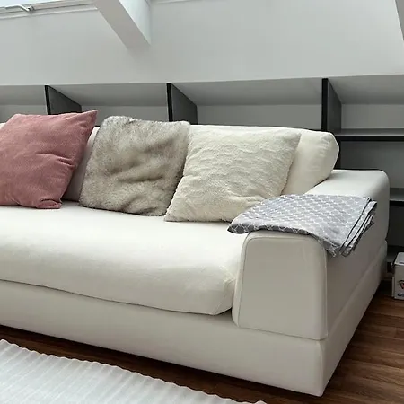 Modern Attic Loft Apartment *